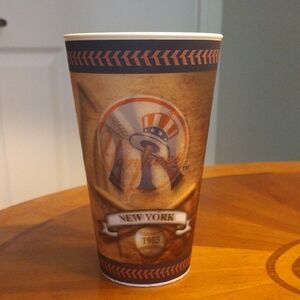 Vintage NEW YORK YANKEES capitol Cups Cup
